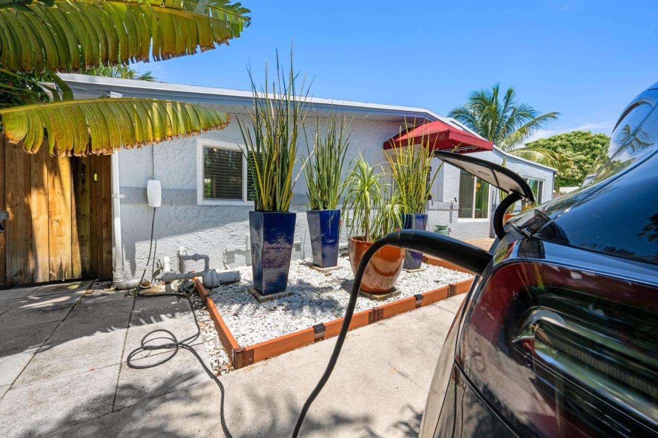 Palms Retreat! Giant Heated Pool-Hottub-Firepit-5Min2Beach-Pets-Ev Chgr Fort Lauderdale Exterior foto