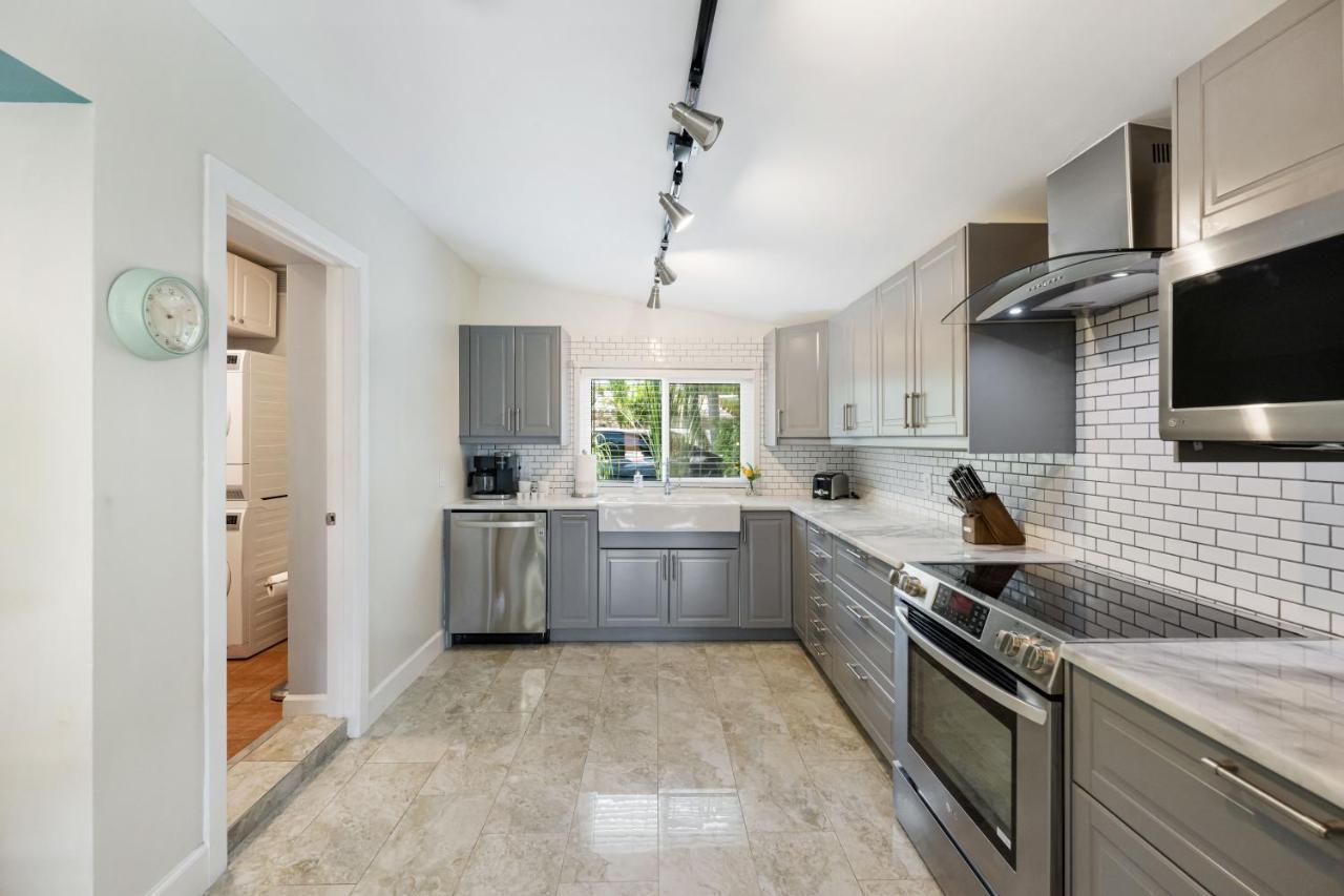 Palms Retreat! Giant Heated Pool-Hottub-Firepit-5Min2Beach-Pets-Ev Chgr Fort Lauderdale Exterior foto